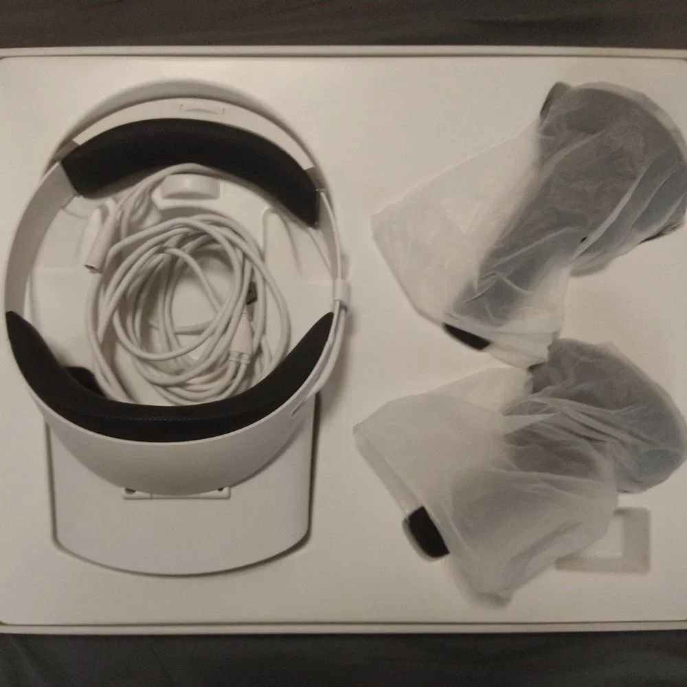 Dell VRP100 Mixed Reality Headset With Controllers (Used)